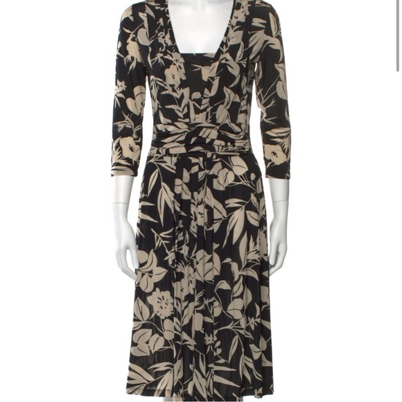 Etro Dresses & Skirts - Etro Long Sleeve Black and Cream Floral Cocktail Dress